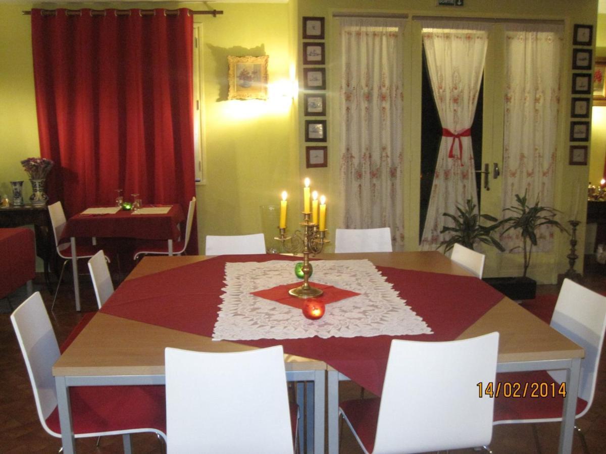 Hotel Le Commerce Neuville Kültér fotó