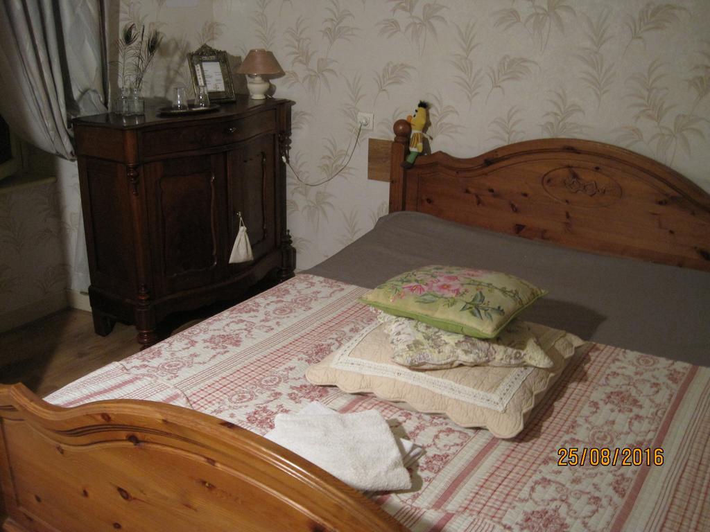 Hotel Le Commerce Neuville Kültér fotó