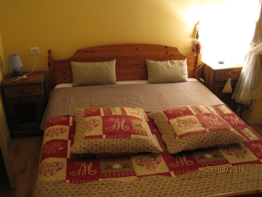 Hotel Le Commerce Neuville Kültér fotó