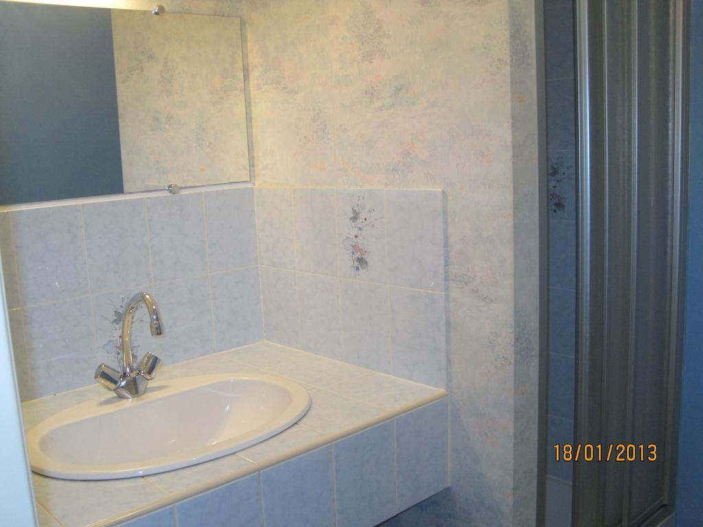 Hotel Le Commerce Neuville Szoba fotó