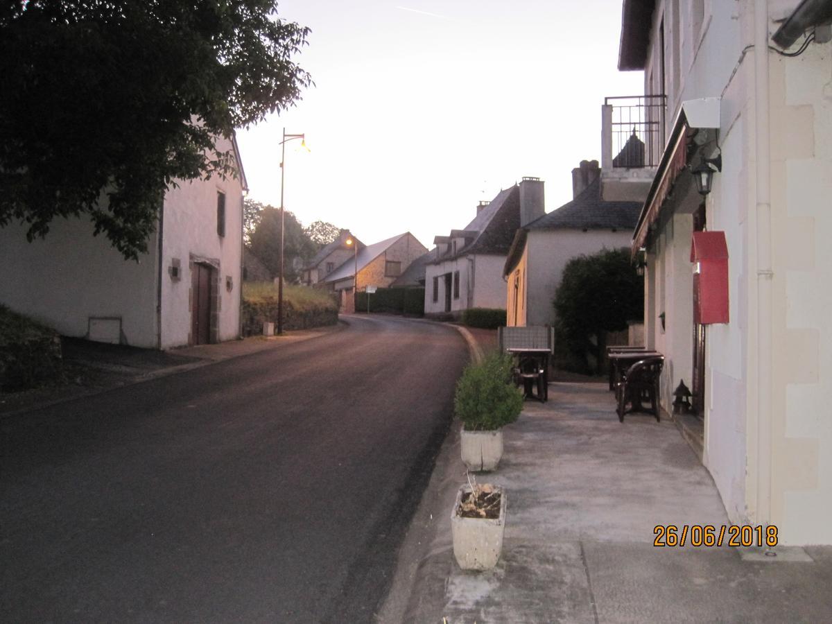 Hotel Le Commerce Neuville Kültér fotó